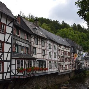 Meet your Posher, Andrea